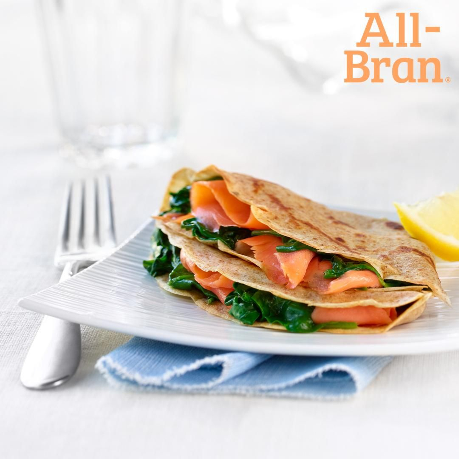 Crêpes de salmón ahumado y espinacas