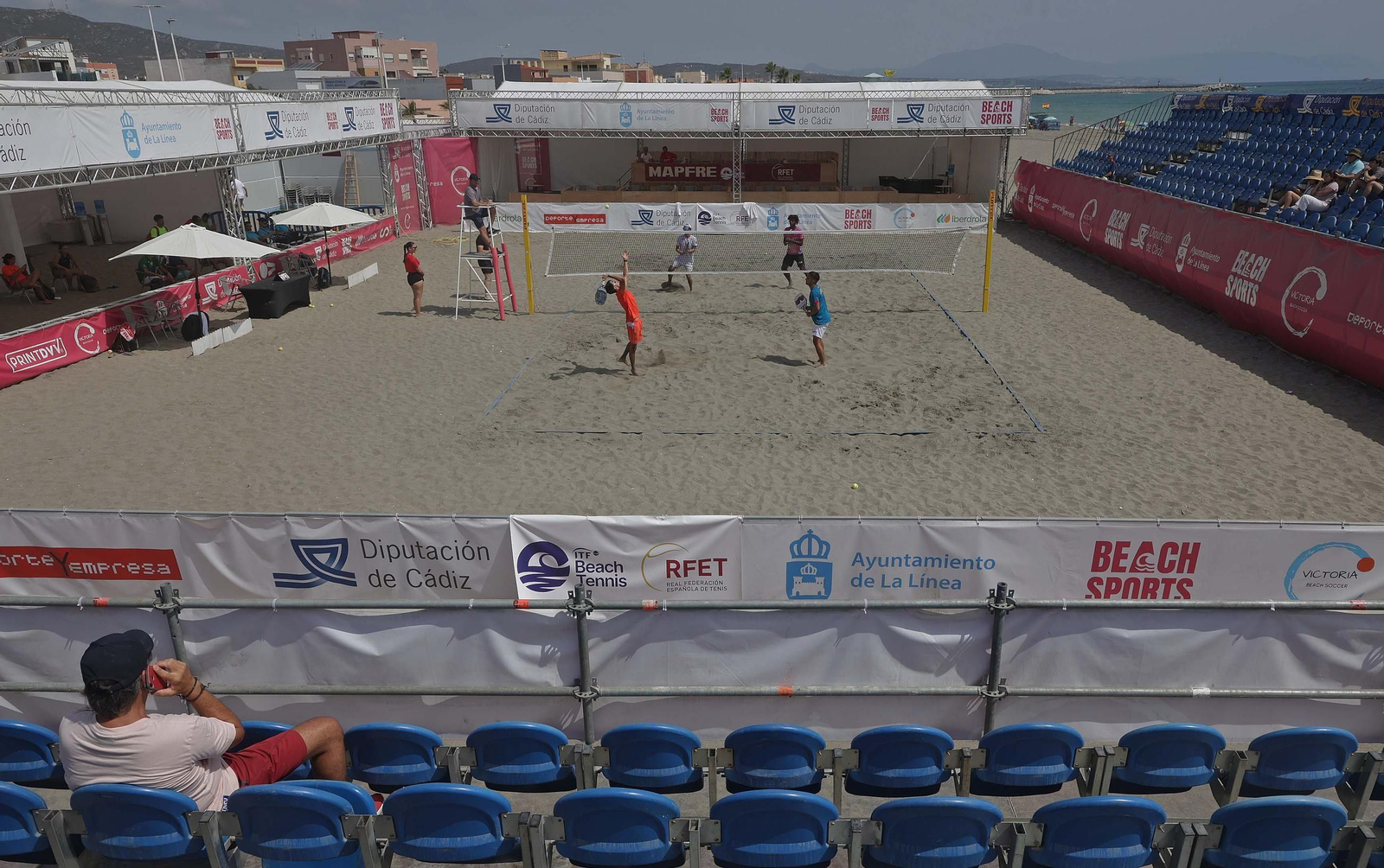 Fotos del ITF BT100 Diputación de Cádiz de tenis playa en La Línea