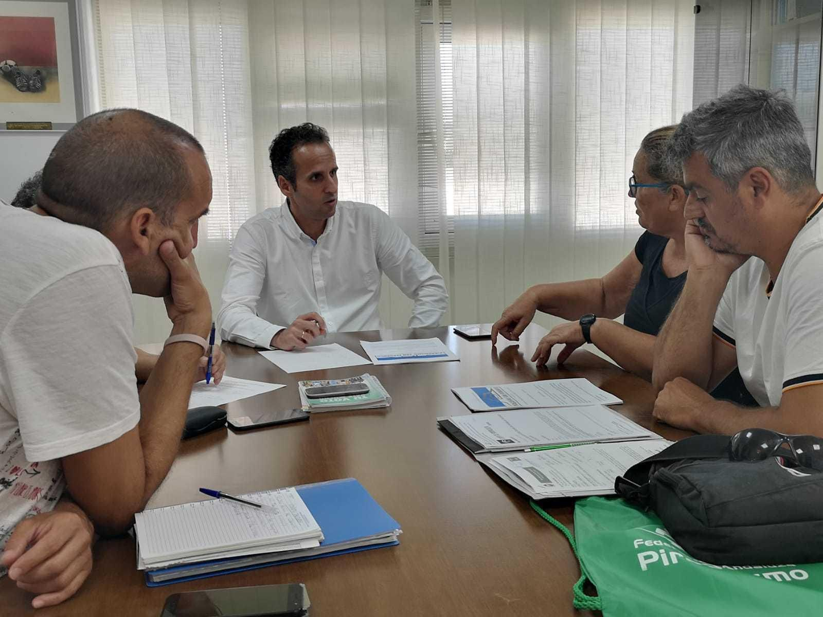 El concejal Francis Posada, durante una reunión en la Concejalía de Deporte.