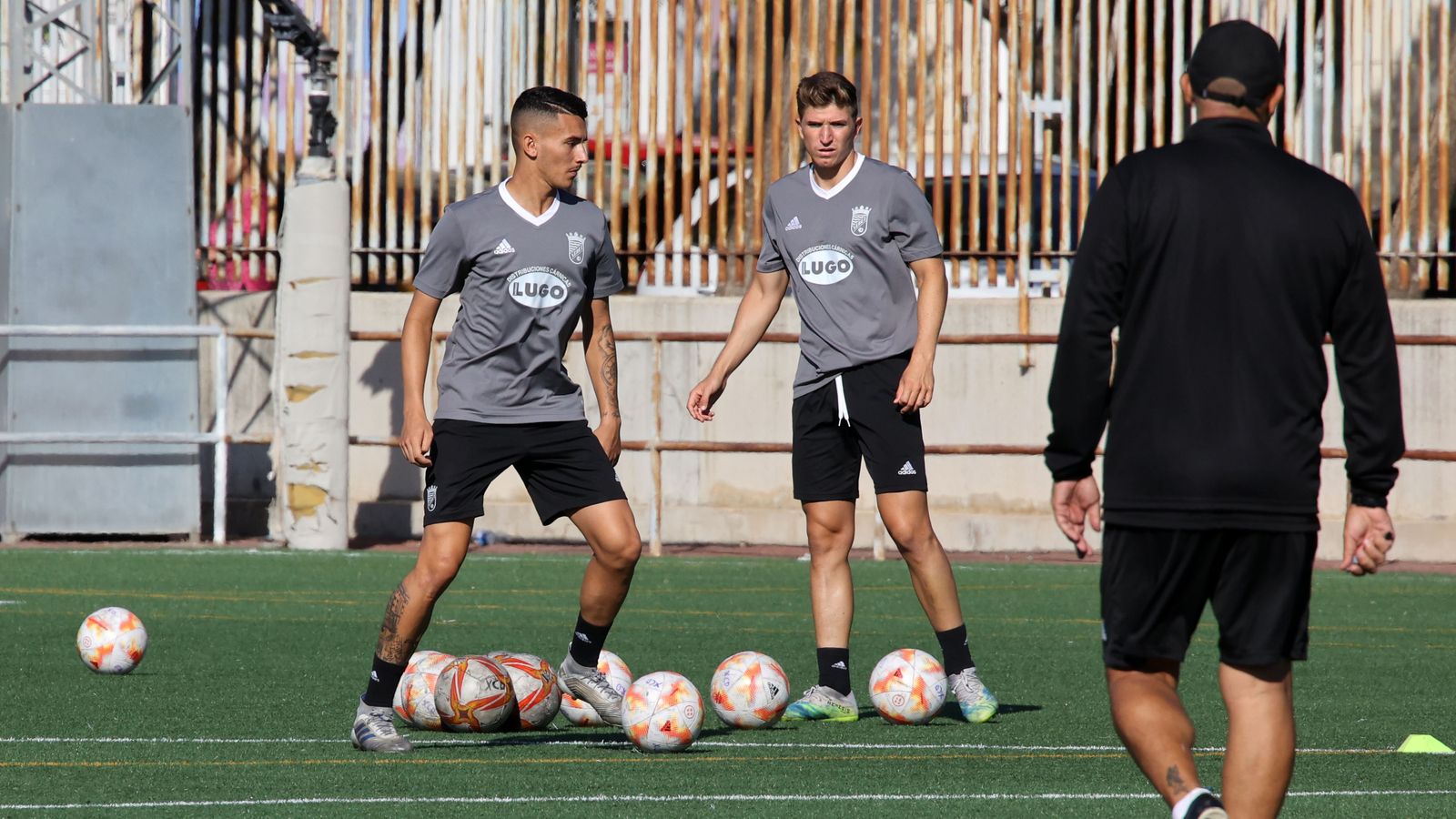 Daviti es baja por sanción.