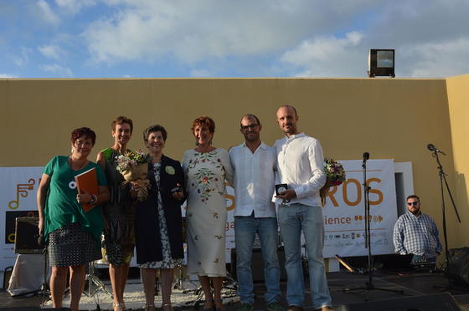 Maika Marín, Pepi Relinque, Maruja Gallardo, Fátima Yrayzoz y los hermanos José y Miguel Gómez Luca.

Foto: Ignacio Casas de Ciria