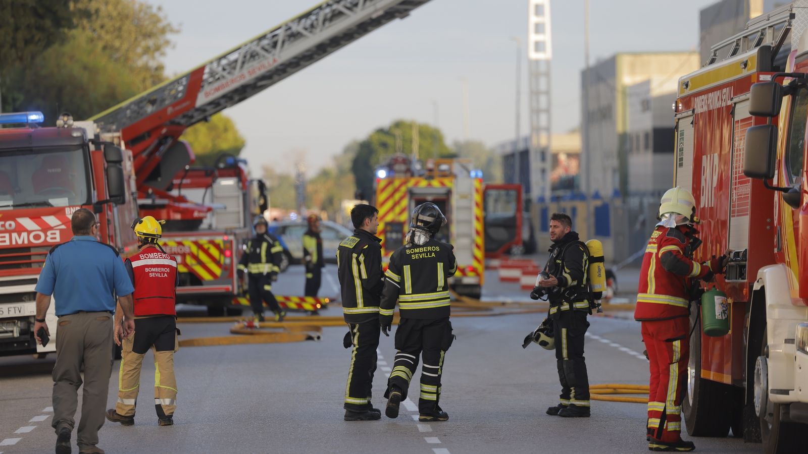 Fuego en Hispalense de Pinturas.
