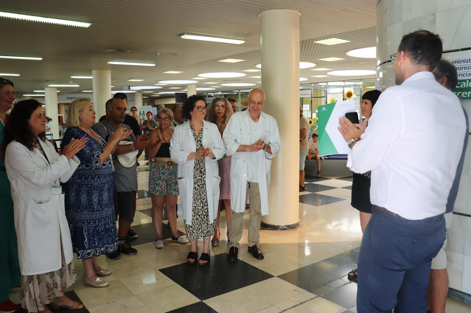 La exposición fotográfica 'Aprende a quererte' de Faisem, en imágenes