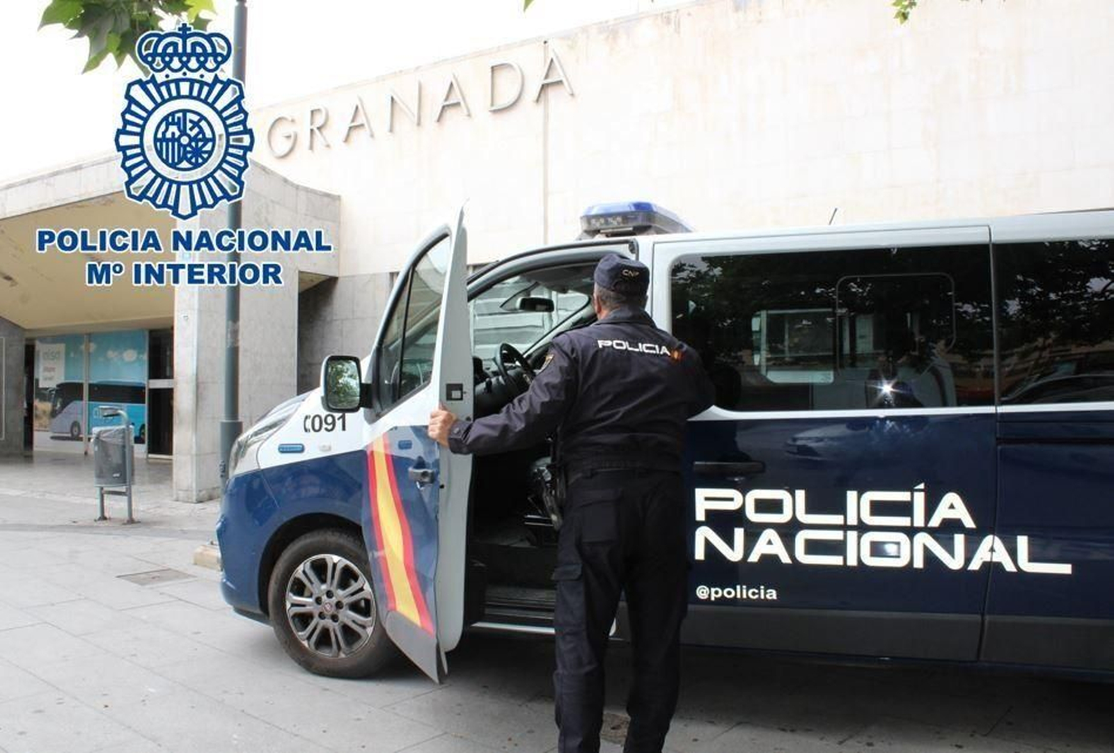 Imagen de archivo de un agente de la Policía Nacional en la estación.