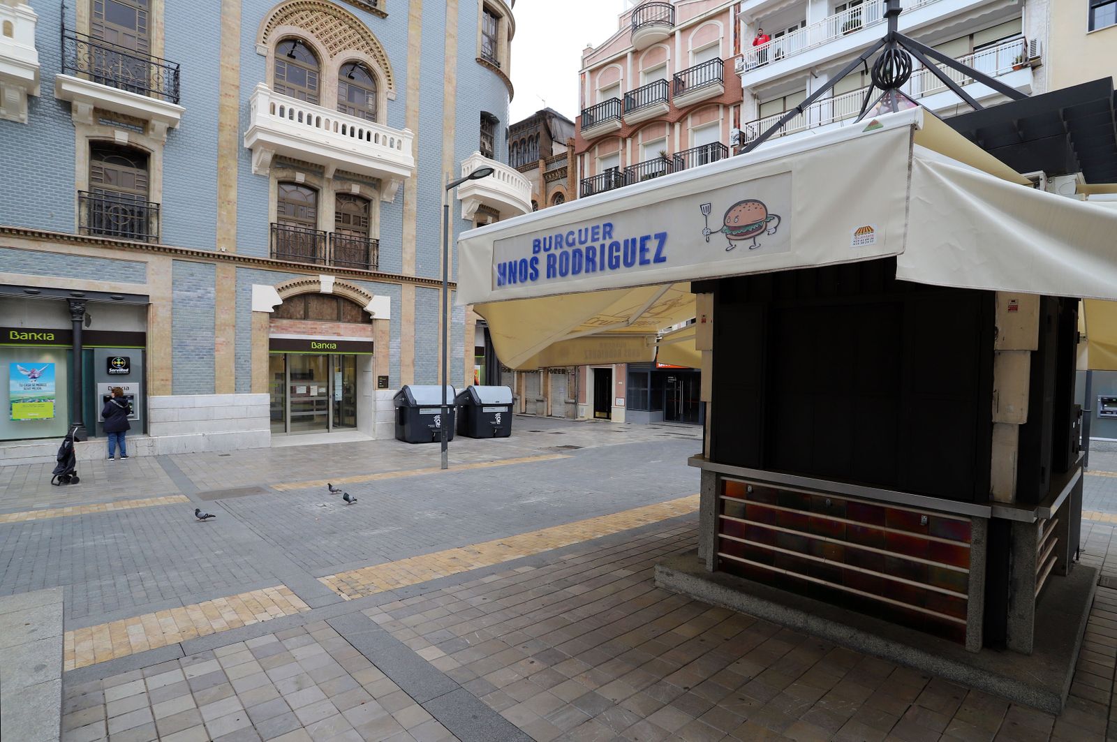 Kiosko-bar cerrado durante la crisis del coronavirus