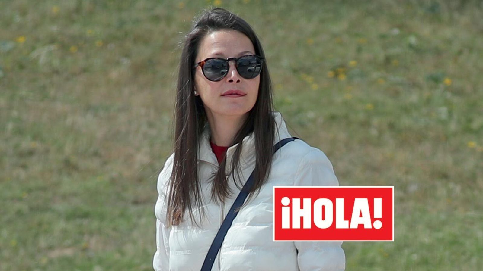 Doña, abandonando la finca que compartió con su marido.