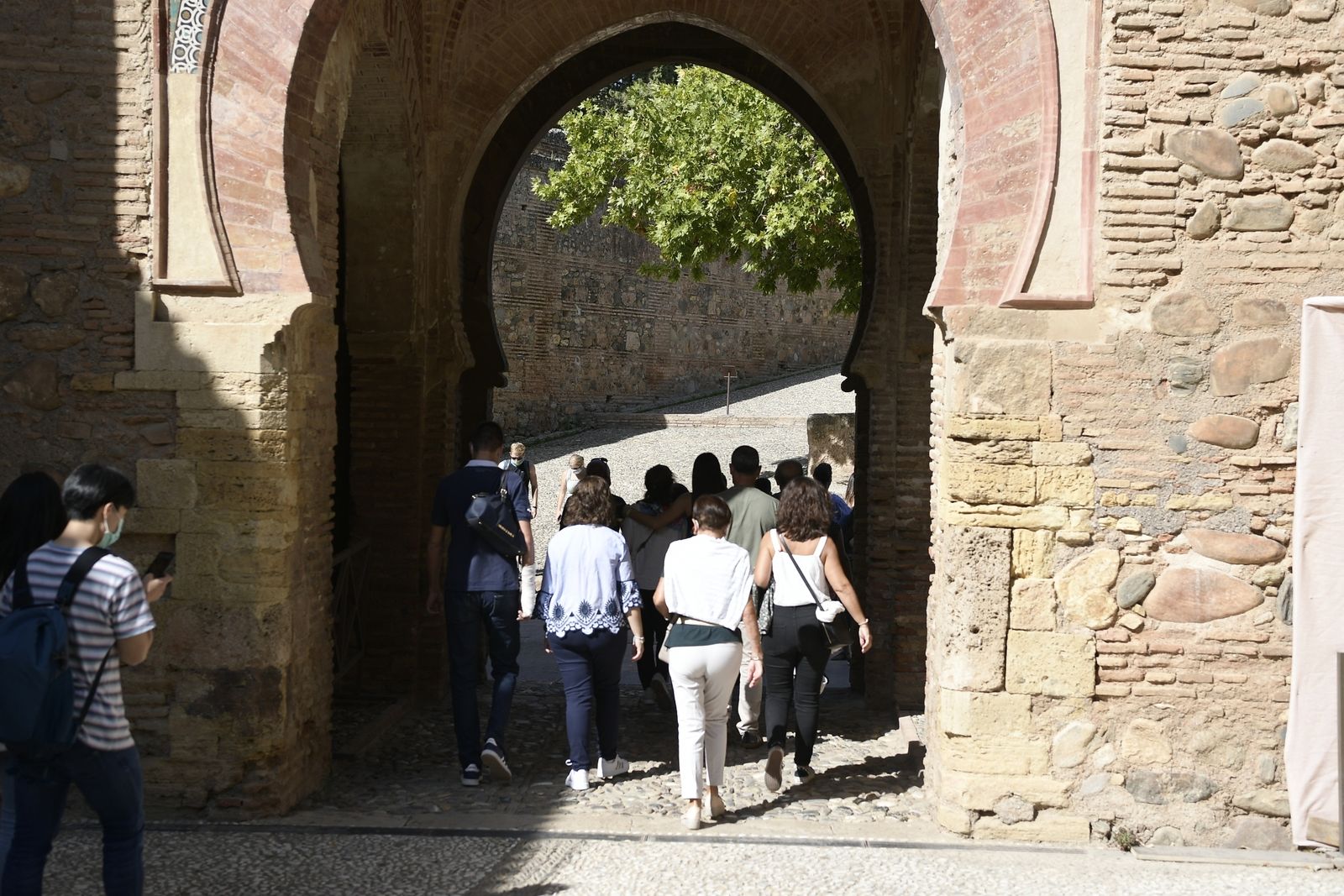 Fotos: Granada se llena de turistas en el puente del Pilar como antes del coronavirus