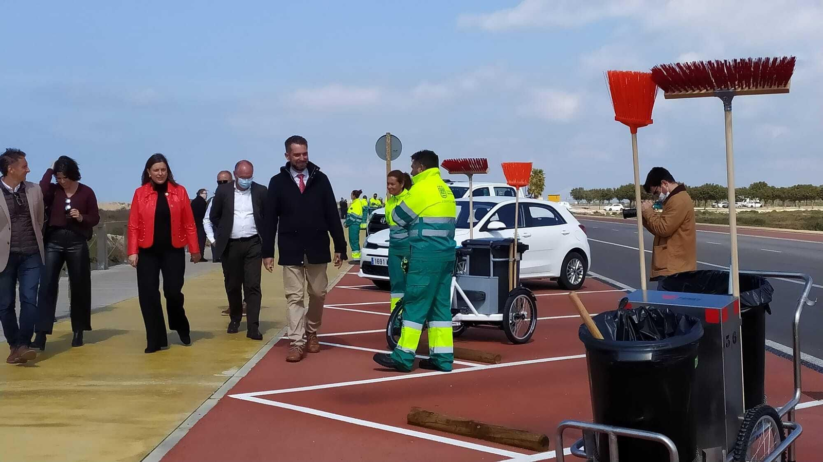 Presentada la nueva flota de vehículos de los servicios de limpieza en San Fernando