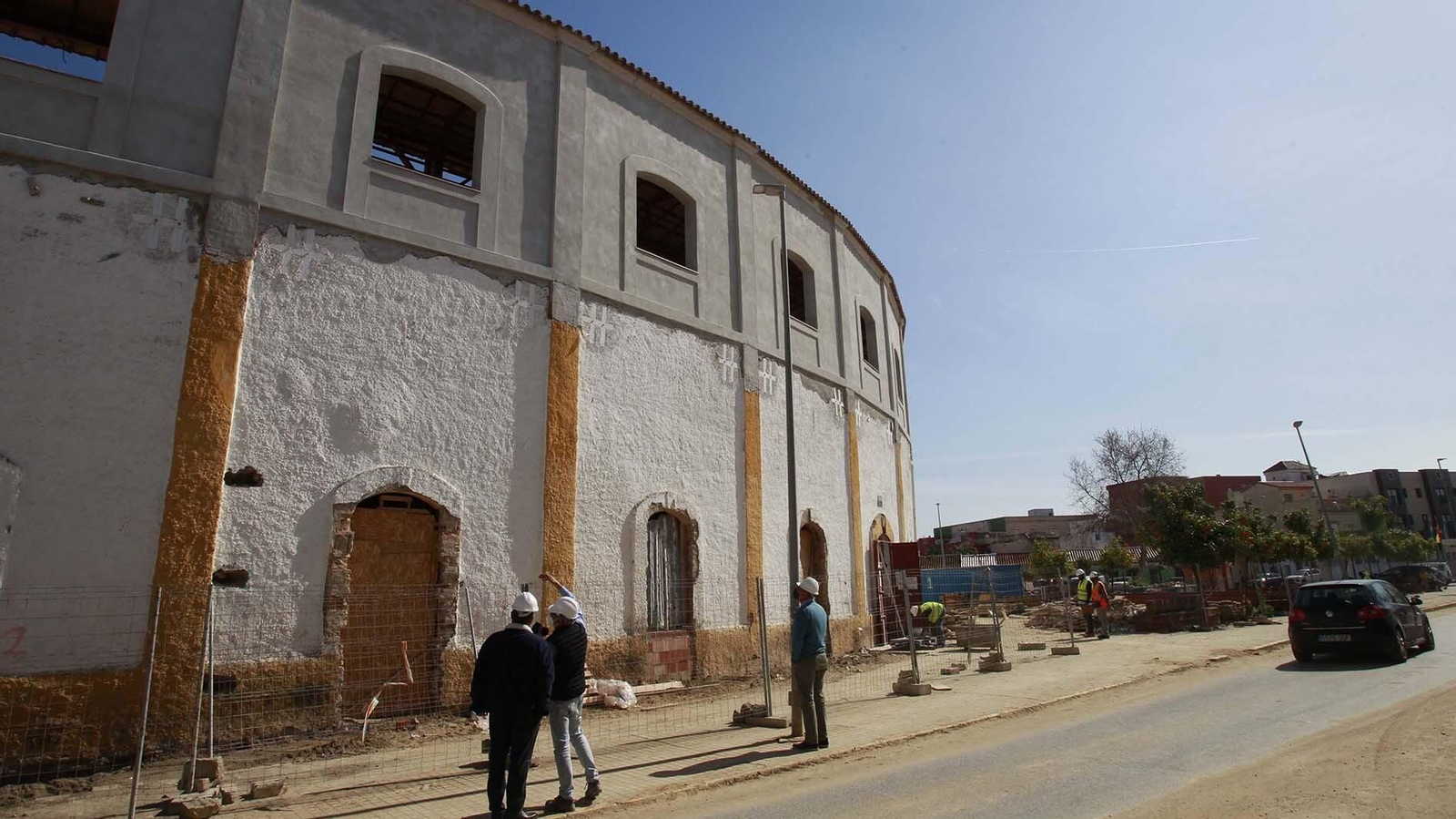 Las fotos de las obras de la plaza de toro de la Línea