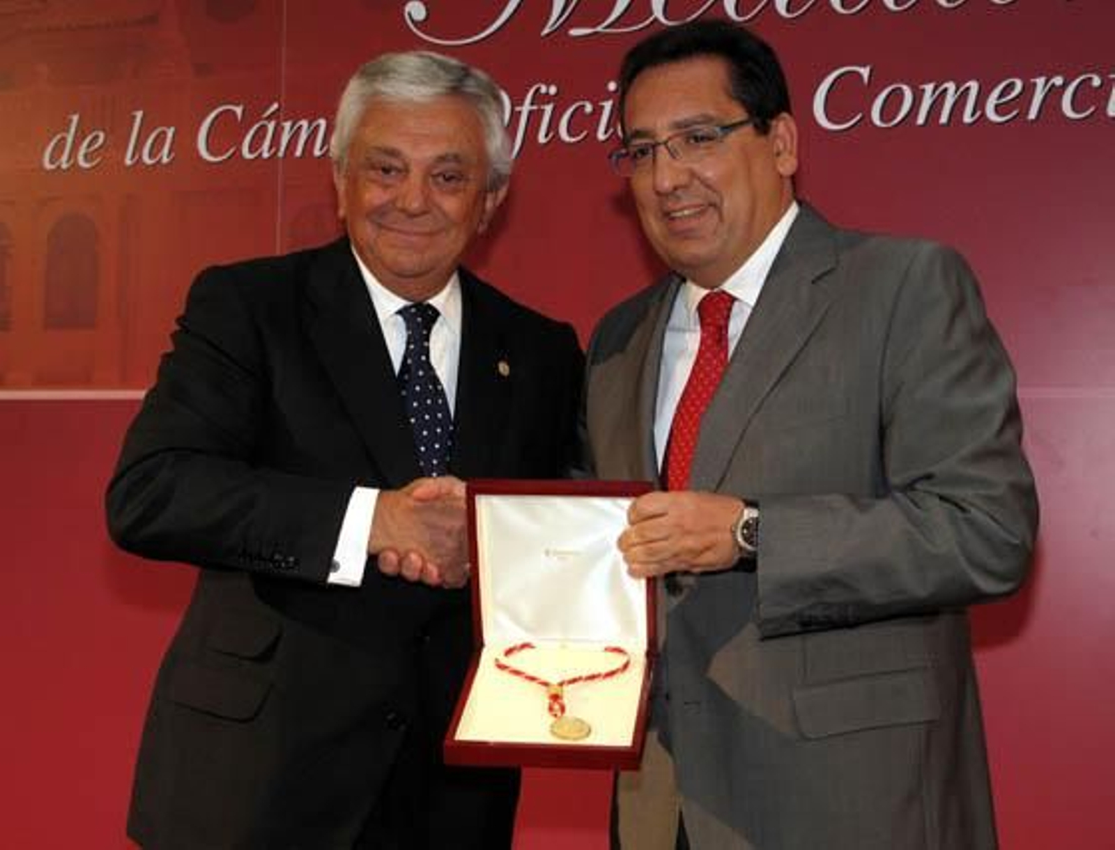 Medalla de Oro de la Cámara a Cajasol