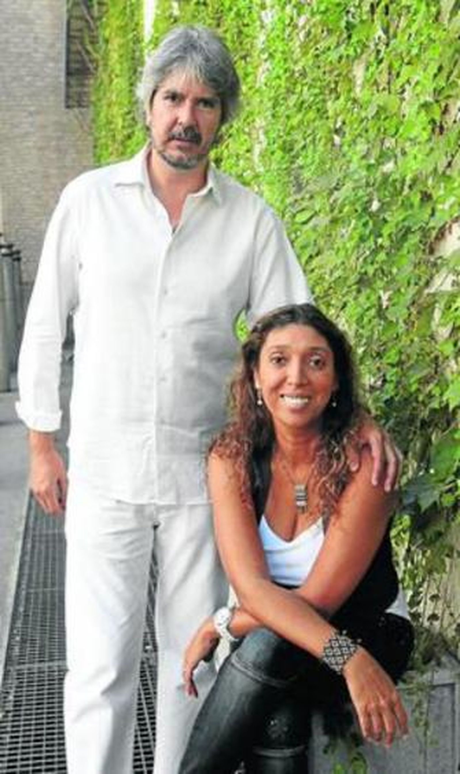 Miguel Ángel Cortés y Esperanza Fernández, ayer en Sevilla.