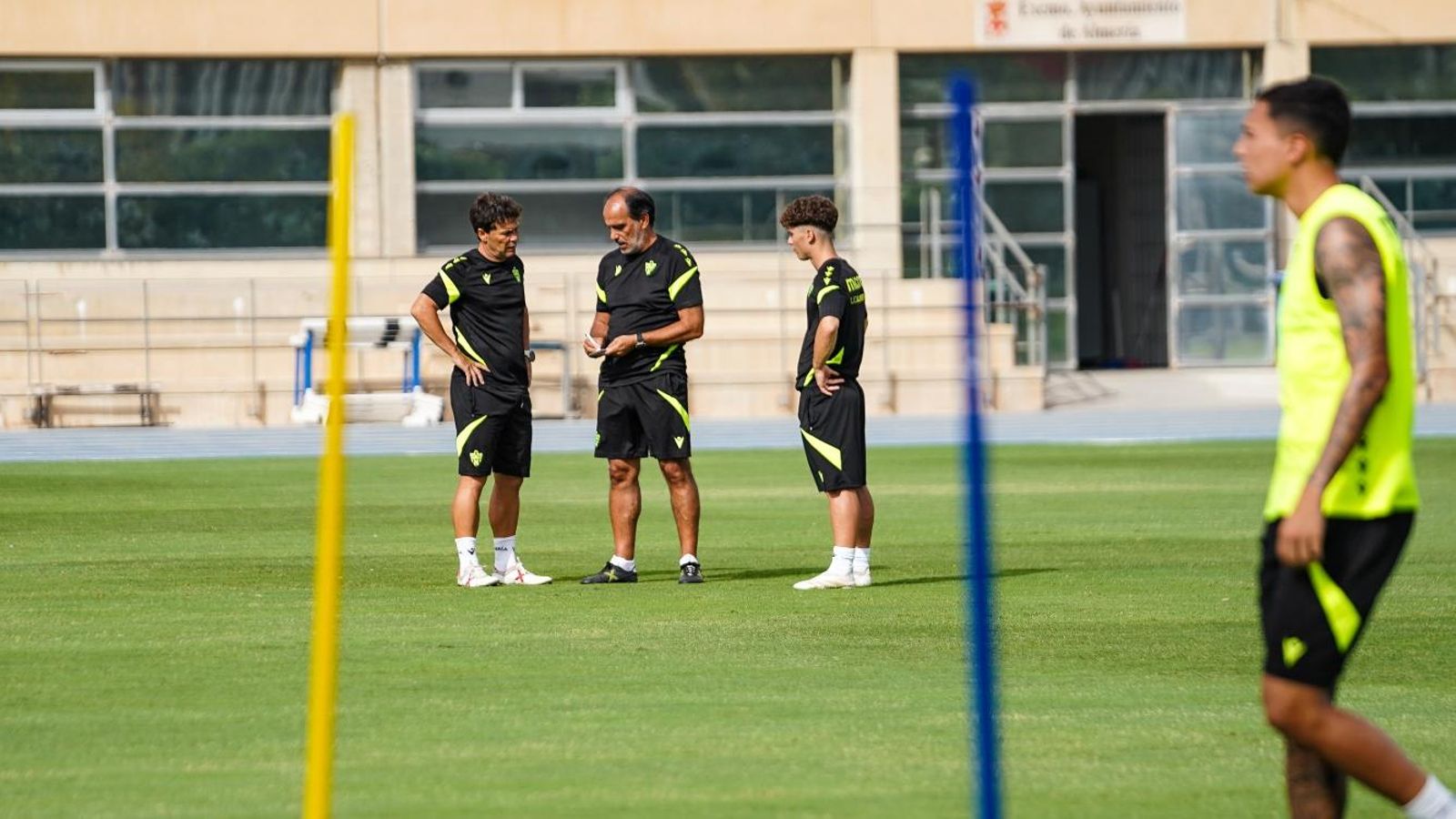 El catalán, acompañado de Jaume Torras y Joan Ferrer en una de las sesiones de la semana.