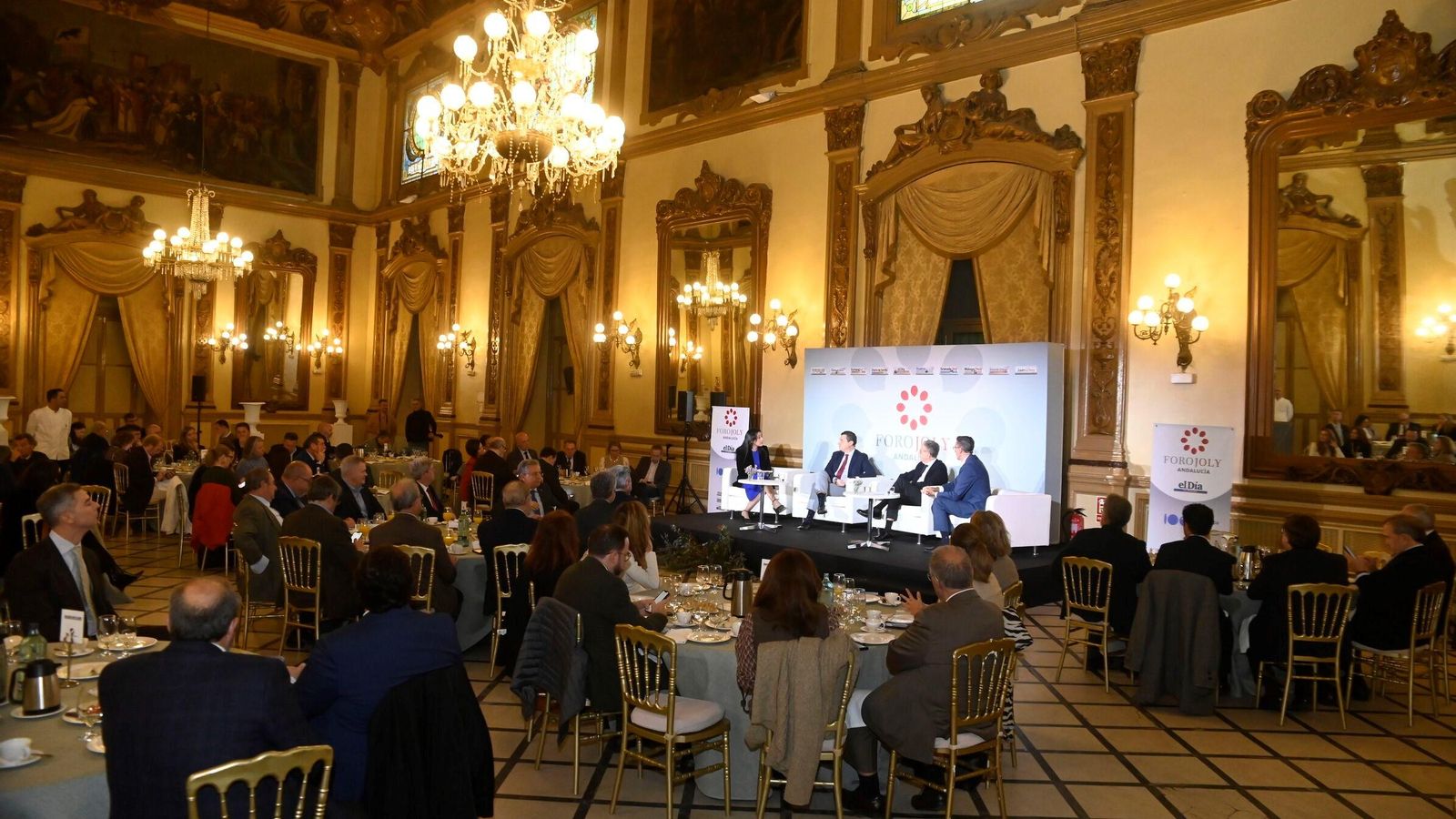 Un momento del Foro Joly celebrado en el Real Círculo de la Amistad de Córdoba. Un momento del Foro Joly celebrado en el Real Círculo de la Amistad de Córdoba.