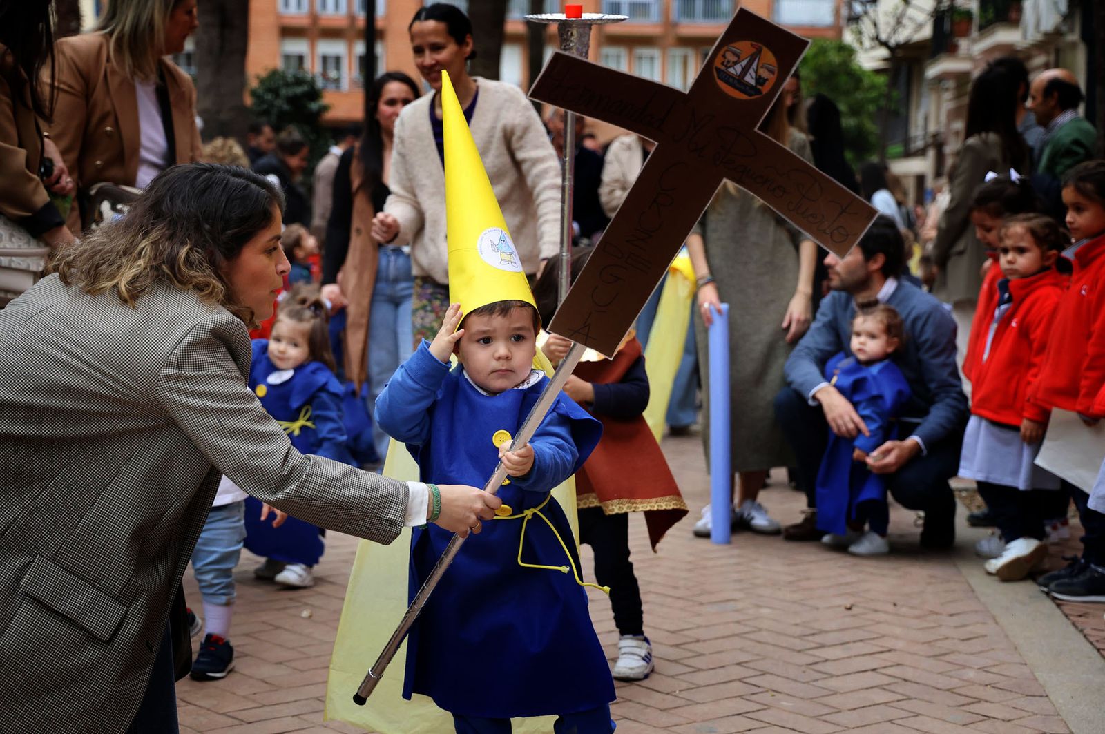 Imágenes de la procesión de la 'Escuela Infantil Mi Pequeño Puerto'