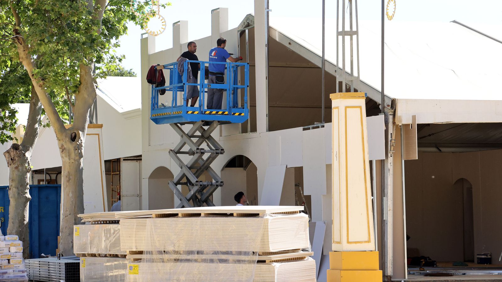 Así marcha el montaje de la Feria del Caballo 2023