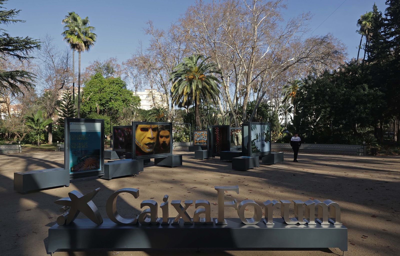 La exposición 'Colores del Mundo' del parque María Cristina de Algeciras, en imágenes