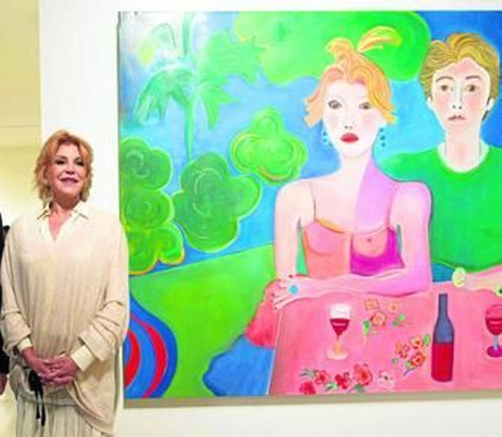 Carmen Thyssen, junto a uno de los cuadros de la exposición de Mercedes Lasarte.