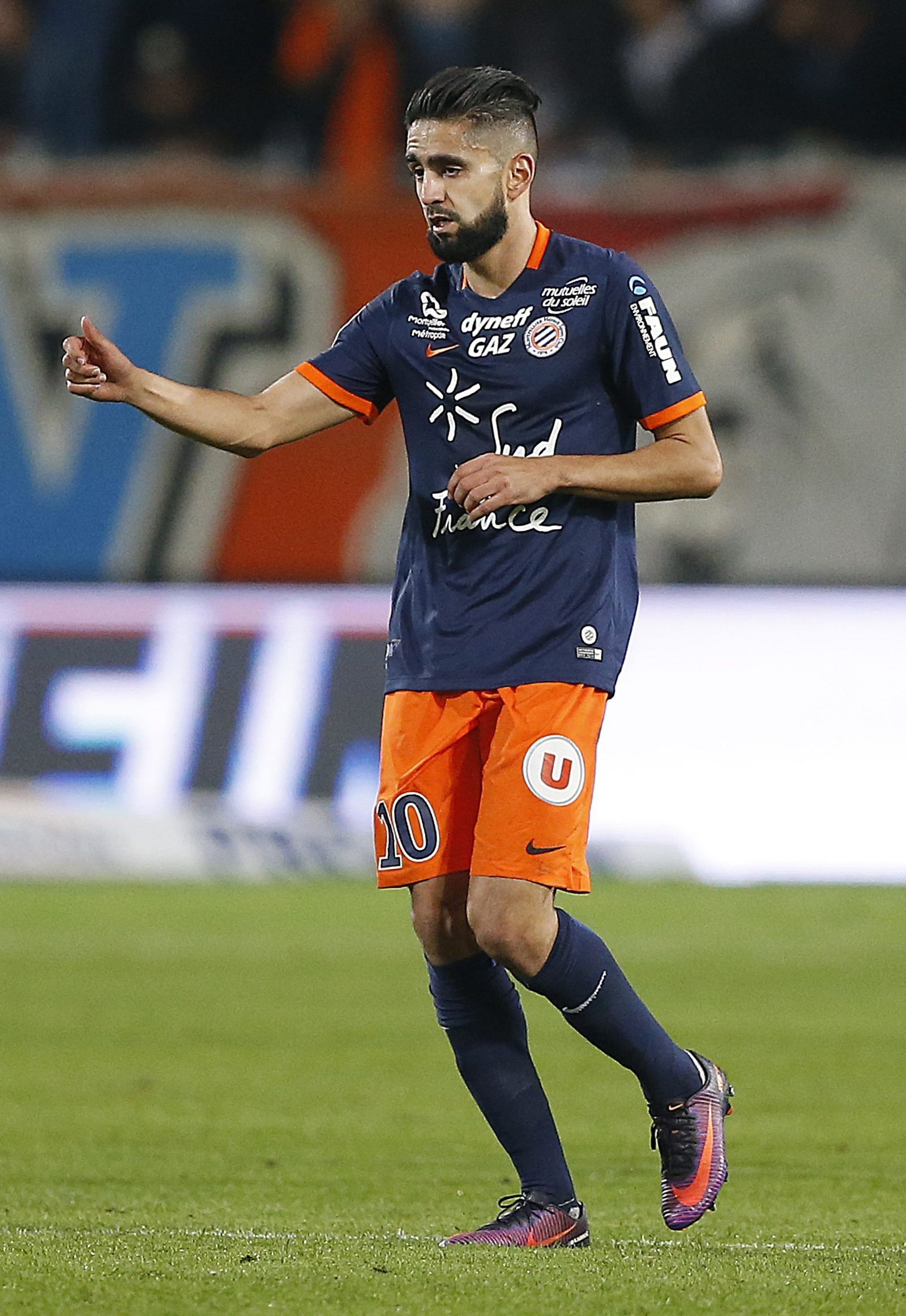 Ryad Boudebouz, con la camiseta del Montpellier.