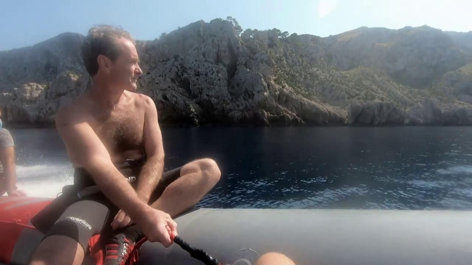 Simón en su recorrido hacia la cueva de Ses Llàgrimes