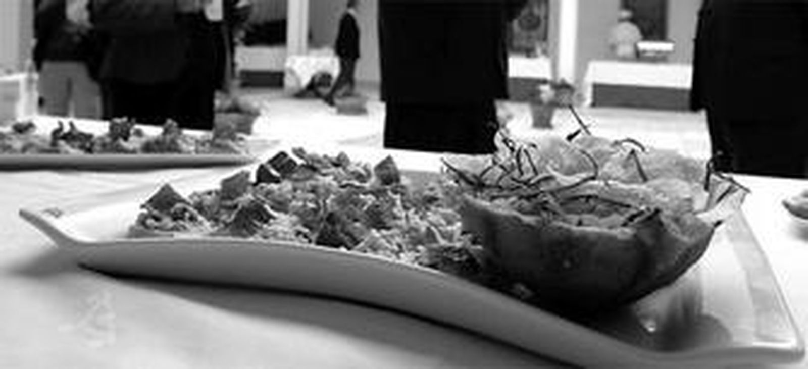 La oferta culinaria se comenzó a servir ayer.