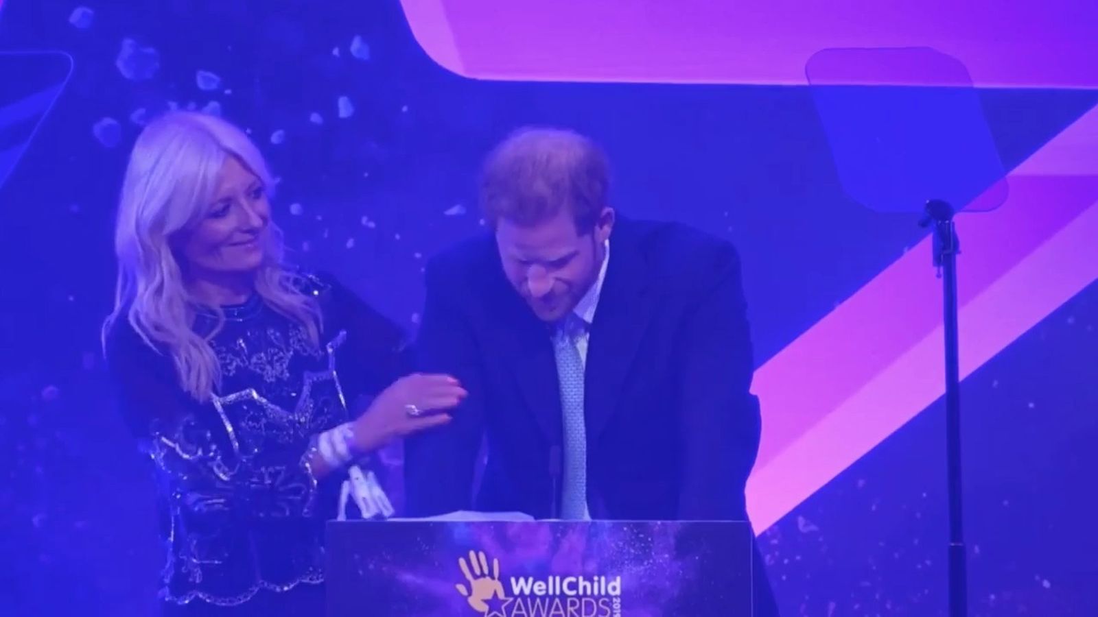 El príncipe Enrique, a finales de 2019, durante el discurso en el que no pudo evitar emocionarse.