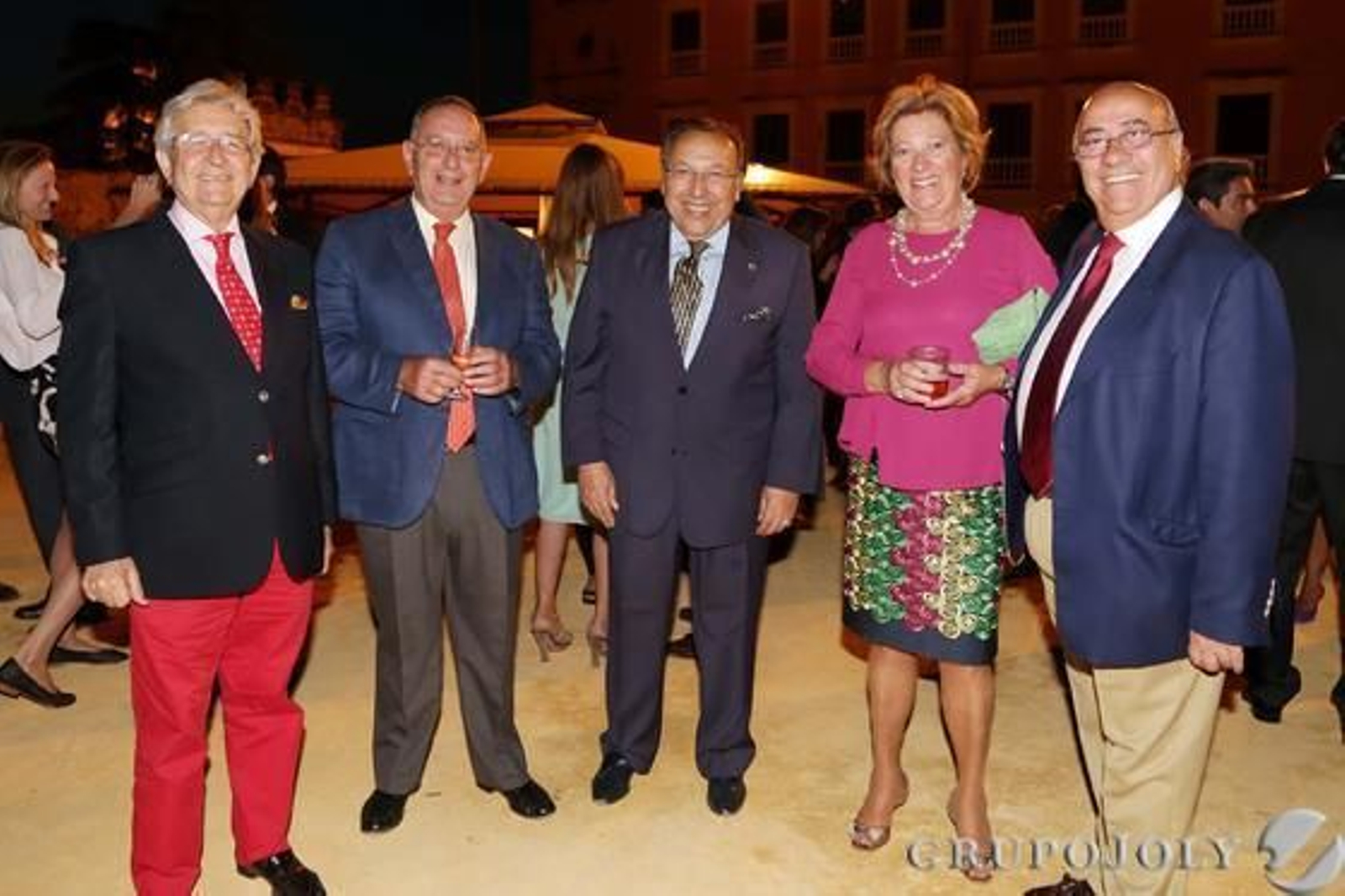 Alfonso Rodríguez, Luis García Ruiz, Paco Cepero, Carmen Enríquez y Faustino Rodríguez.

Foto: Manuel Pascual · Miguel Angel Gonzalez · Manuel Aranda