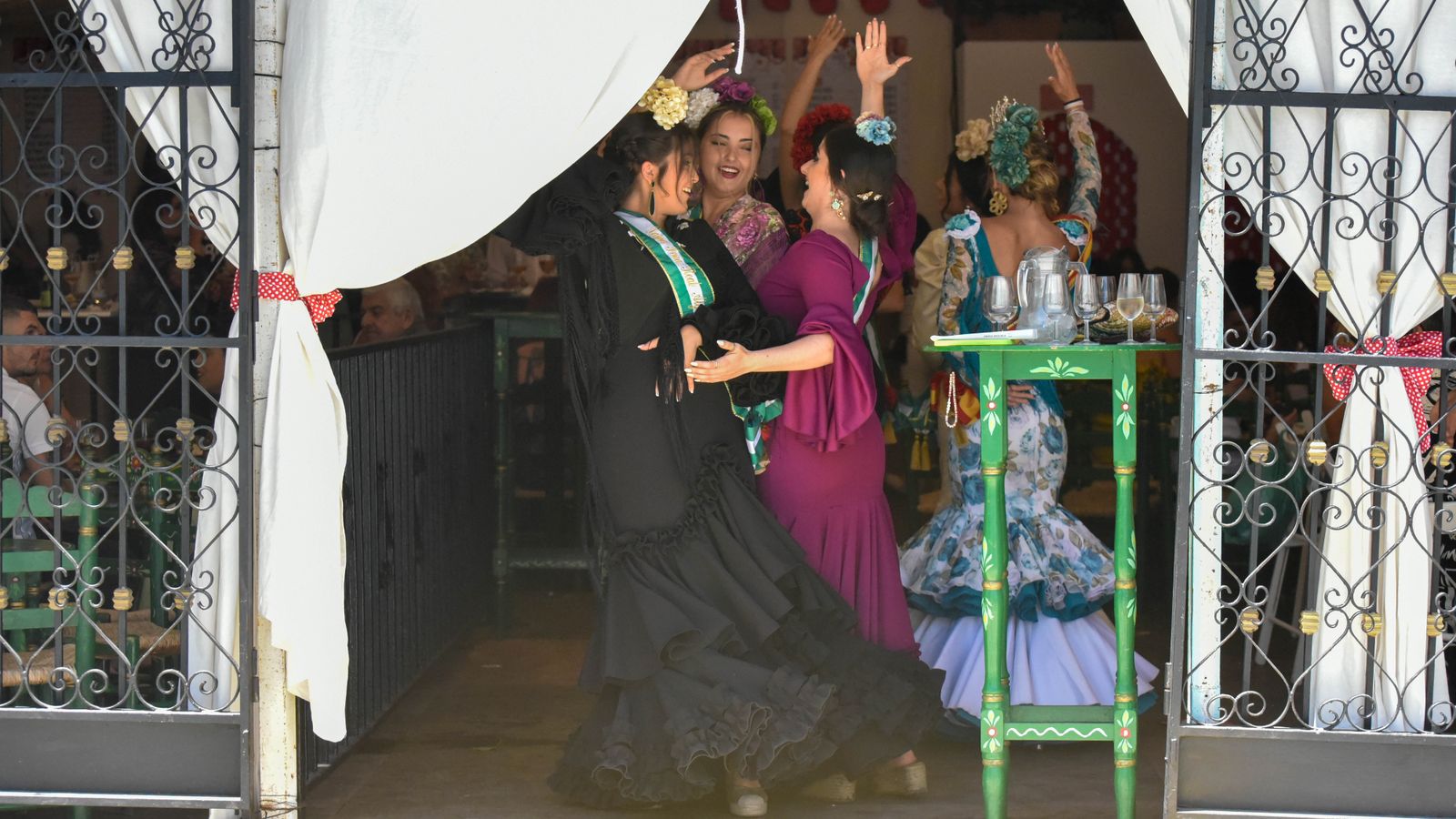 Fotos del miercoles en la Feria Real de Algeciras Dia de la Mujer