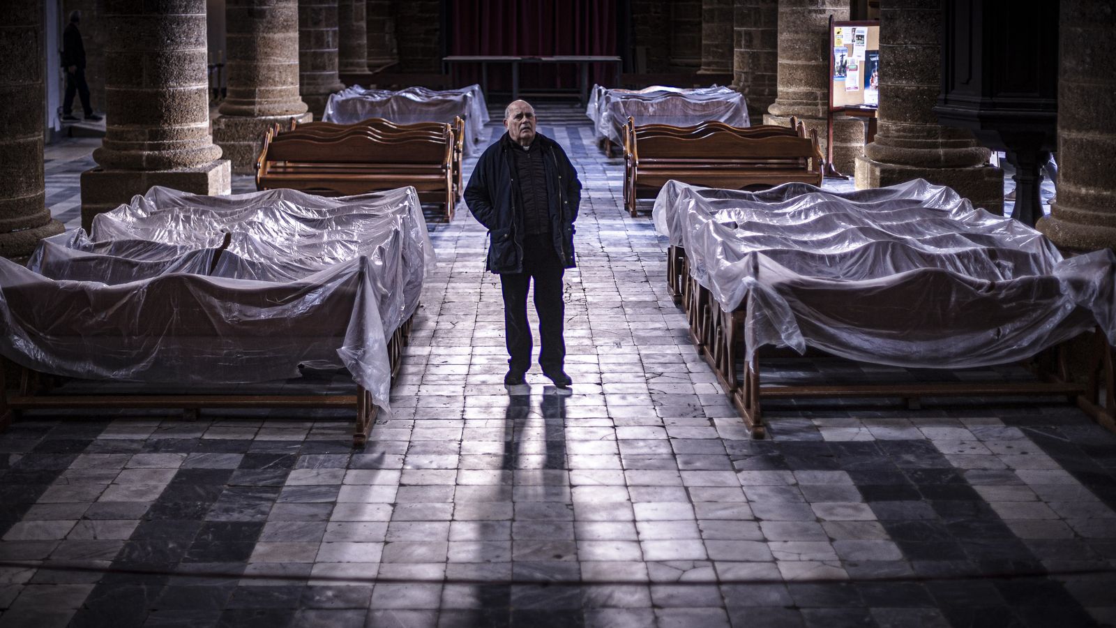 Las imágenes de los efectos de la lluvia en la Parroquia de Santa Cruz (Catedral Vieja) de Cádiz