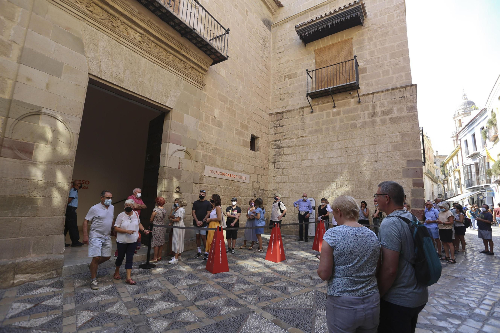 Colas en Málaga para celebrar el Día Mundial del Turismo