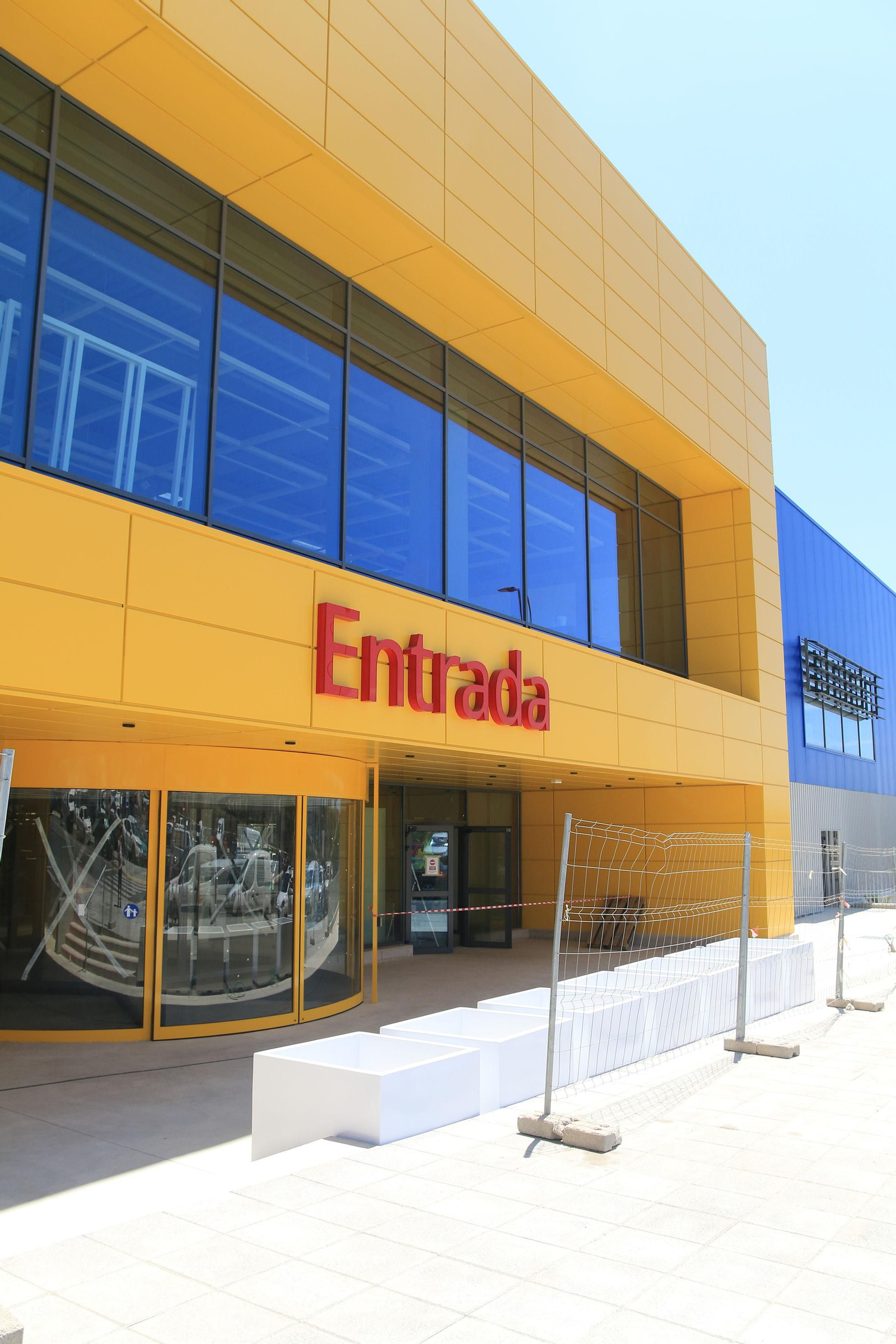 Últimos preparativos del Ikea antes de la inauguración