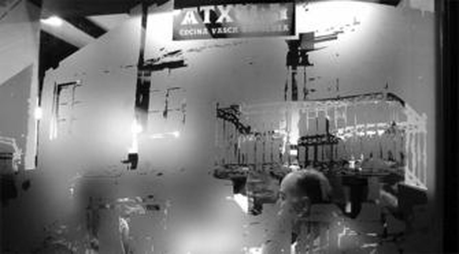 Los primeros comensales del nuevo Atxuri disfrutaron ayer de los platos de siempre.