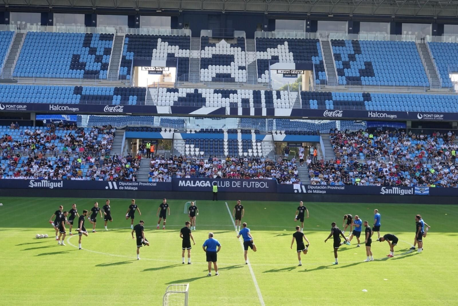 Galería de imágenes: El Málaga CF se da un bañito de masas