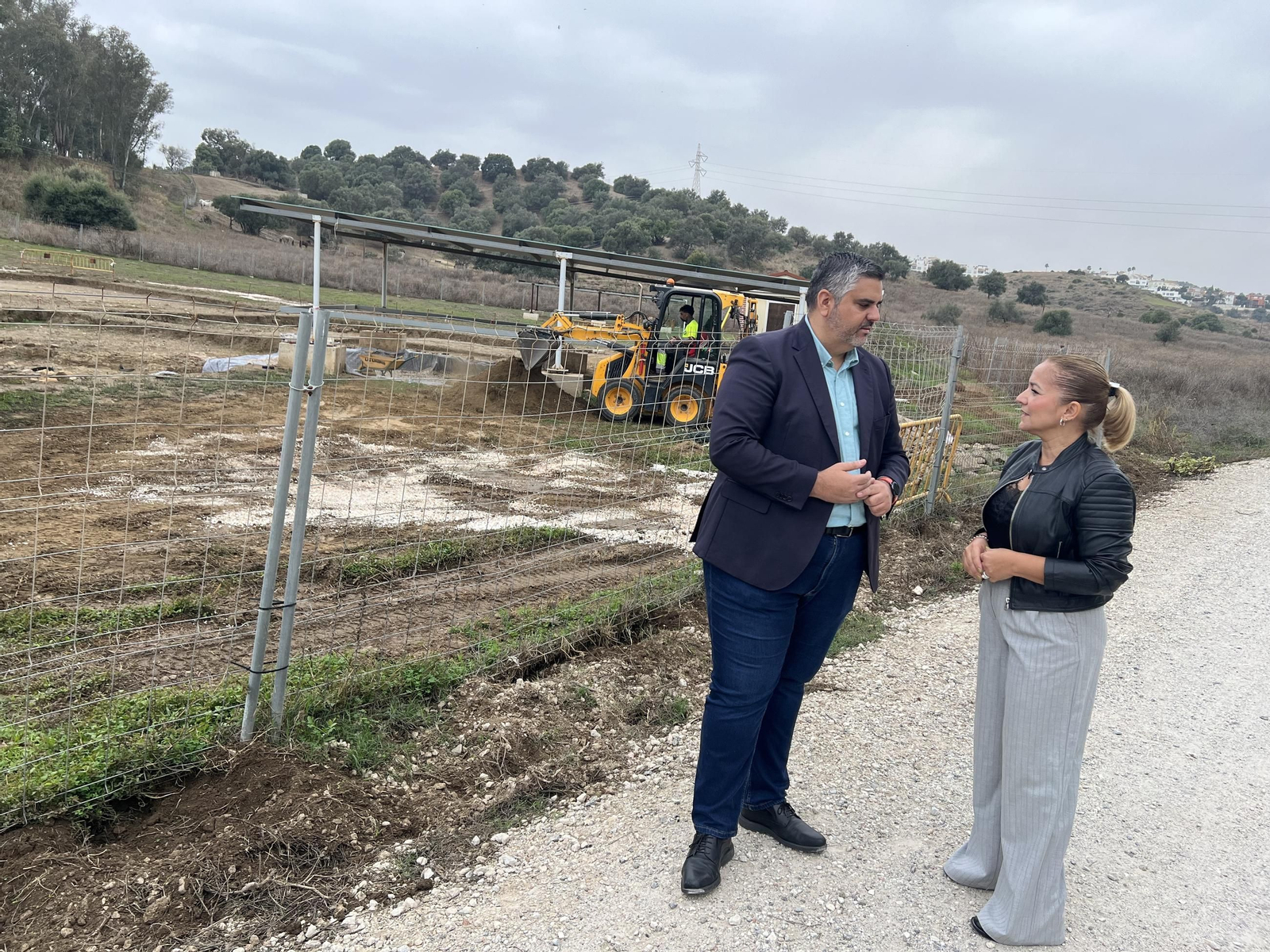 Los concejales del PSOE de Mijas, Josele González y Laura Moreno.