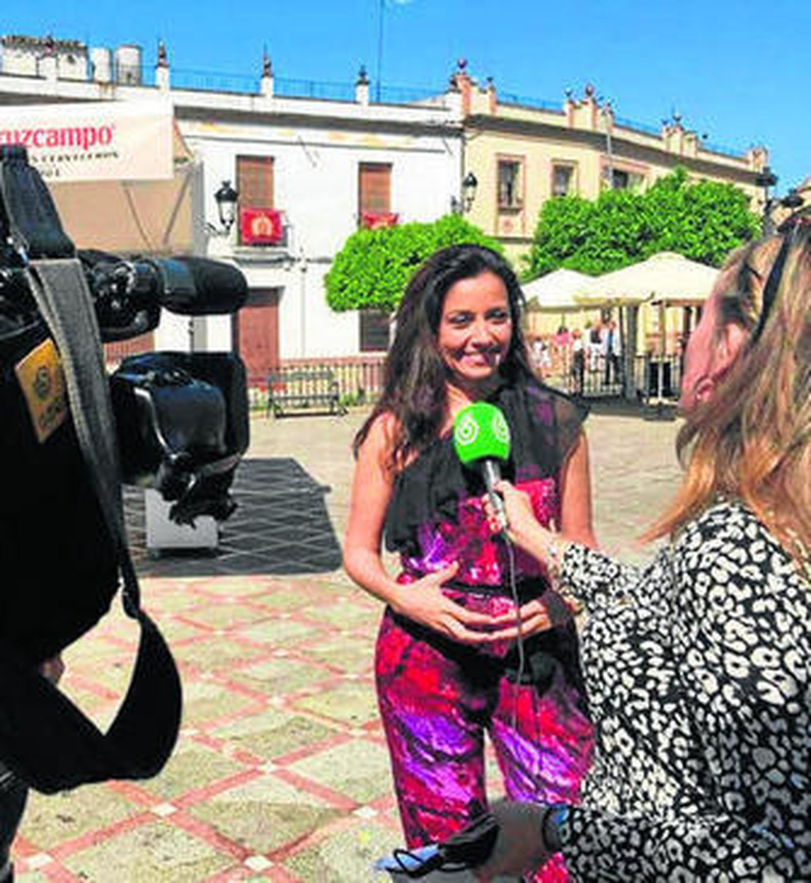 Carmen López, fotografiada durante una entrevista en la campaña.