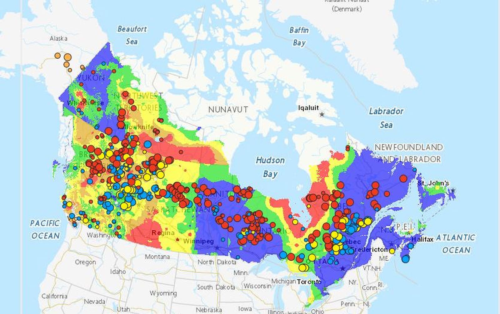 Un mapa con todos los incendios activos en Canadá y todas las áreas en peligro