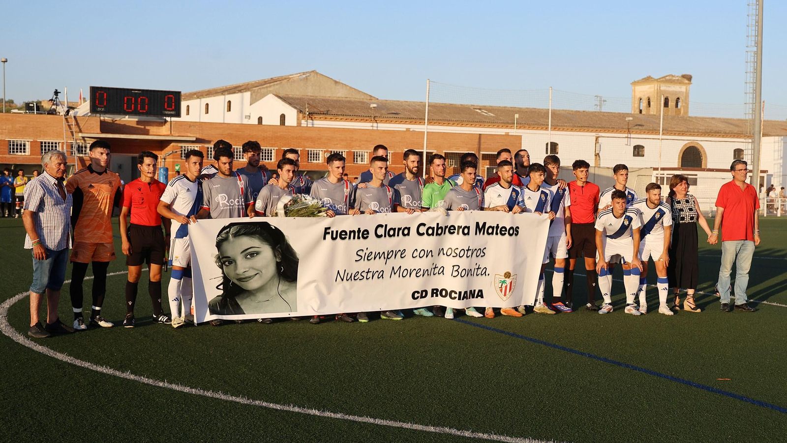 Homenaje a Fuente Clara Cabrera en los prolegómenos de la primera edición.