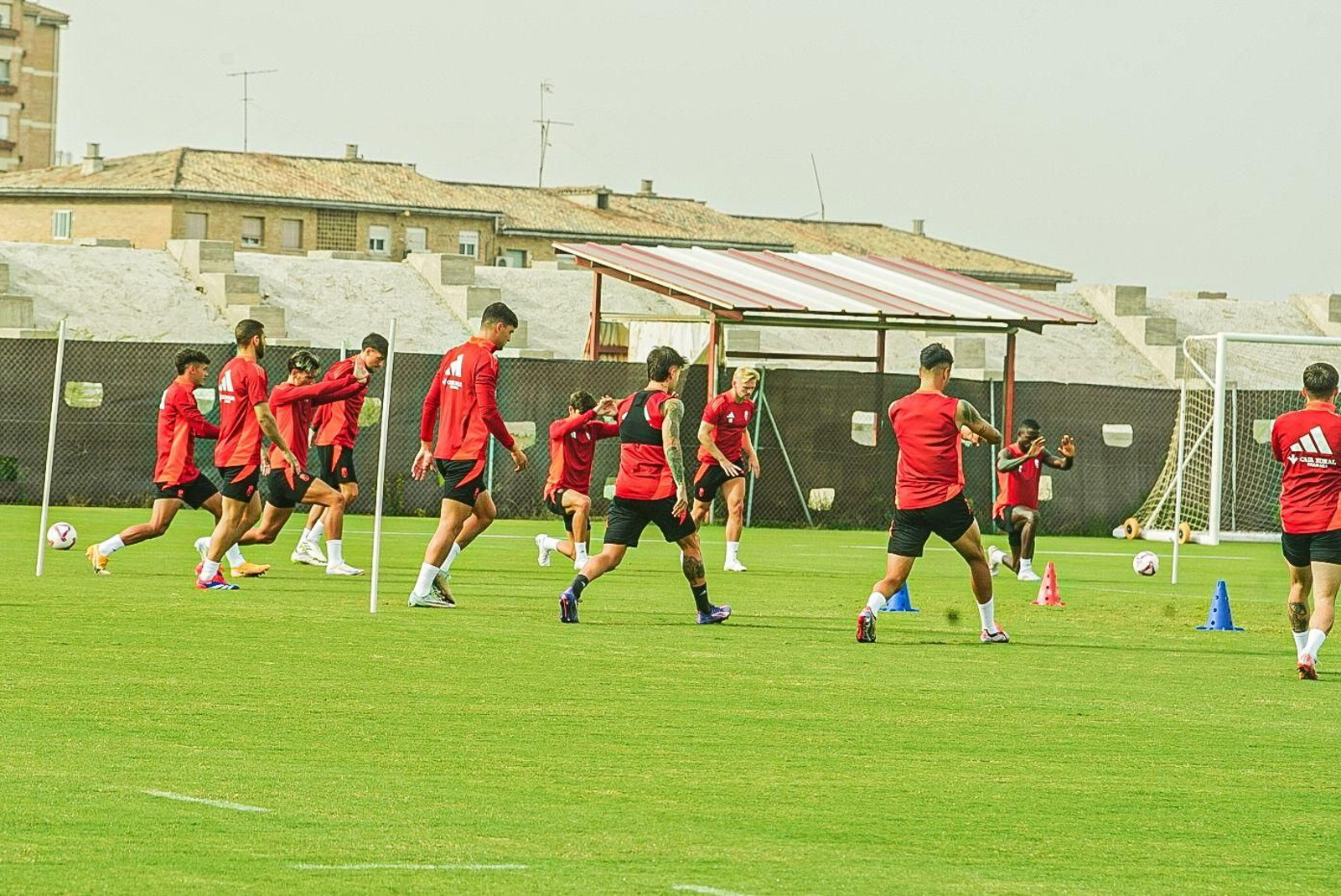 El primer entrenamiento de Fran Escribá en imágenes