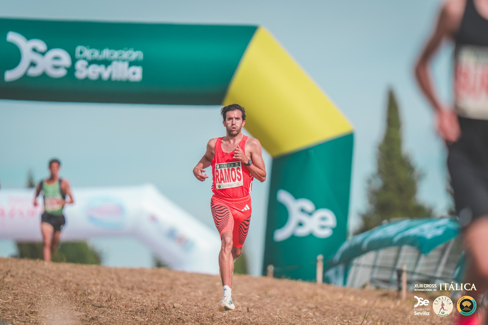 Búscate en las fotos del Cross de Itálica 2025 | 12