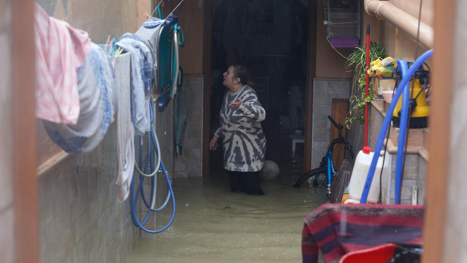 El paso de la borrasca Kristin por el Campo de Gibraltar, en vídeo.