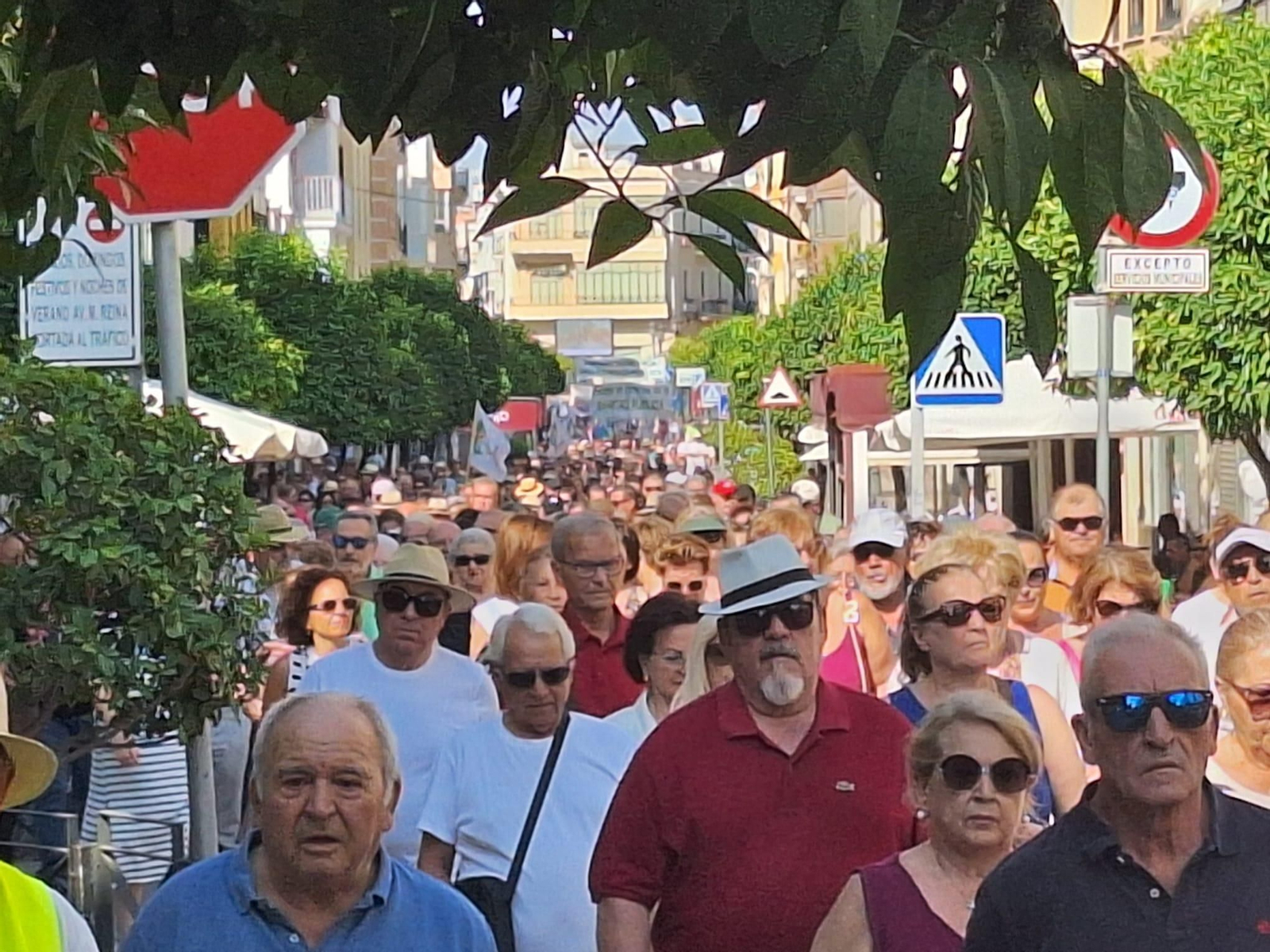 Las imágenes de la manifestación por la sanidad pública celebrada en Puente Genil