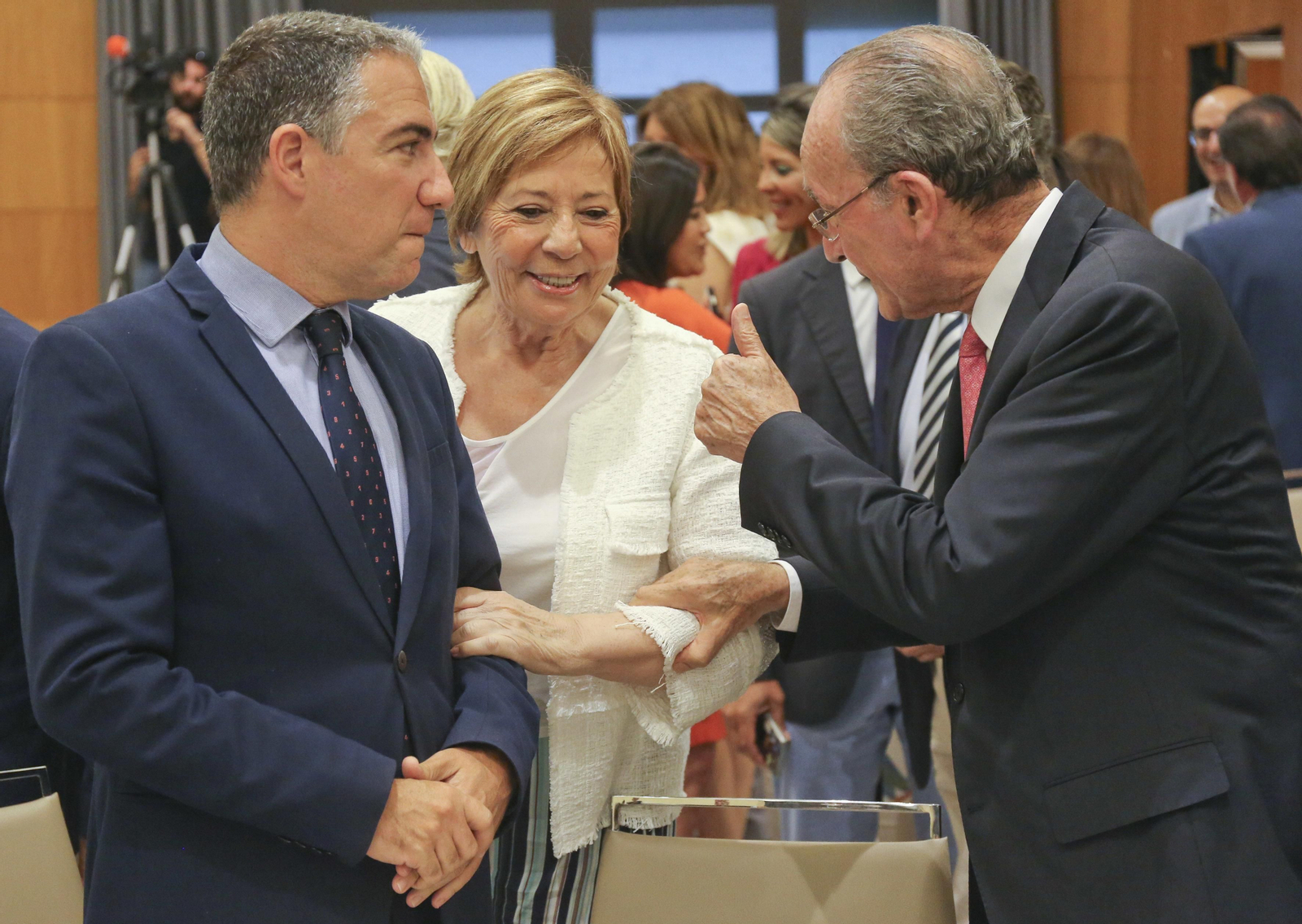 Las imágenes del Foro Joly con Elías Bendodo