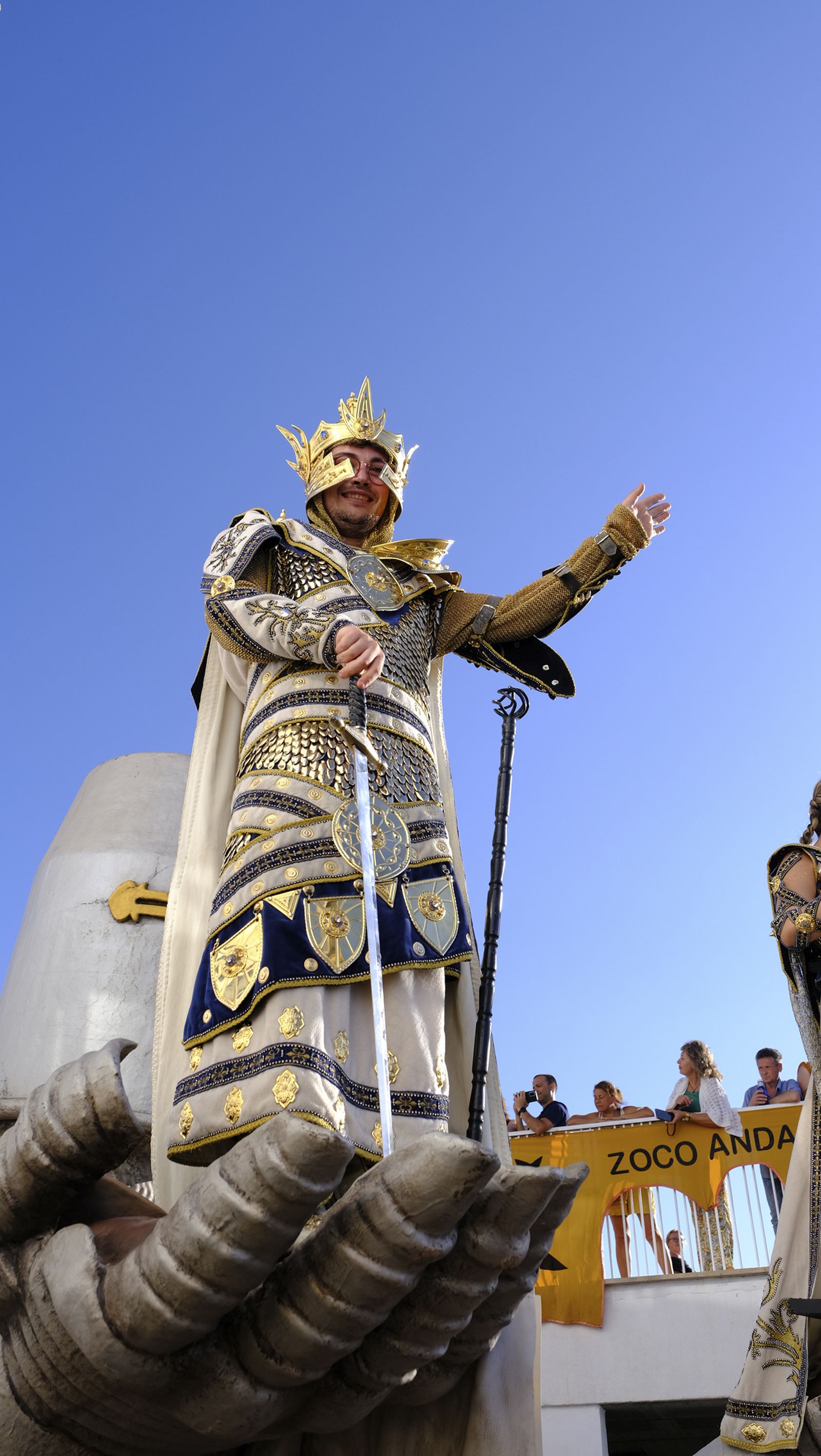 El espectacular desfile de Moros y Cristianos de Mojácar, en imágenes