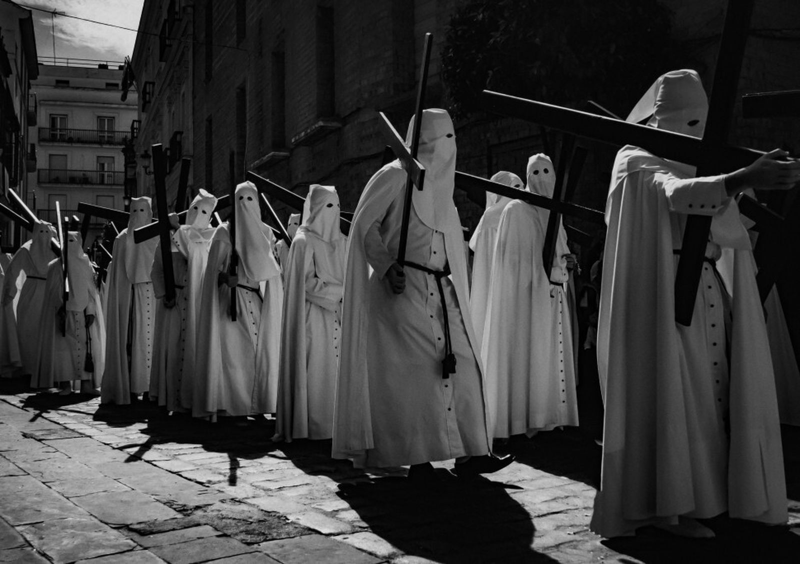 Penitentes de la Paz. Fotografía de Savador Ramos Pinto, participante en el XIII Concurso Ruesga Bono.