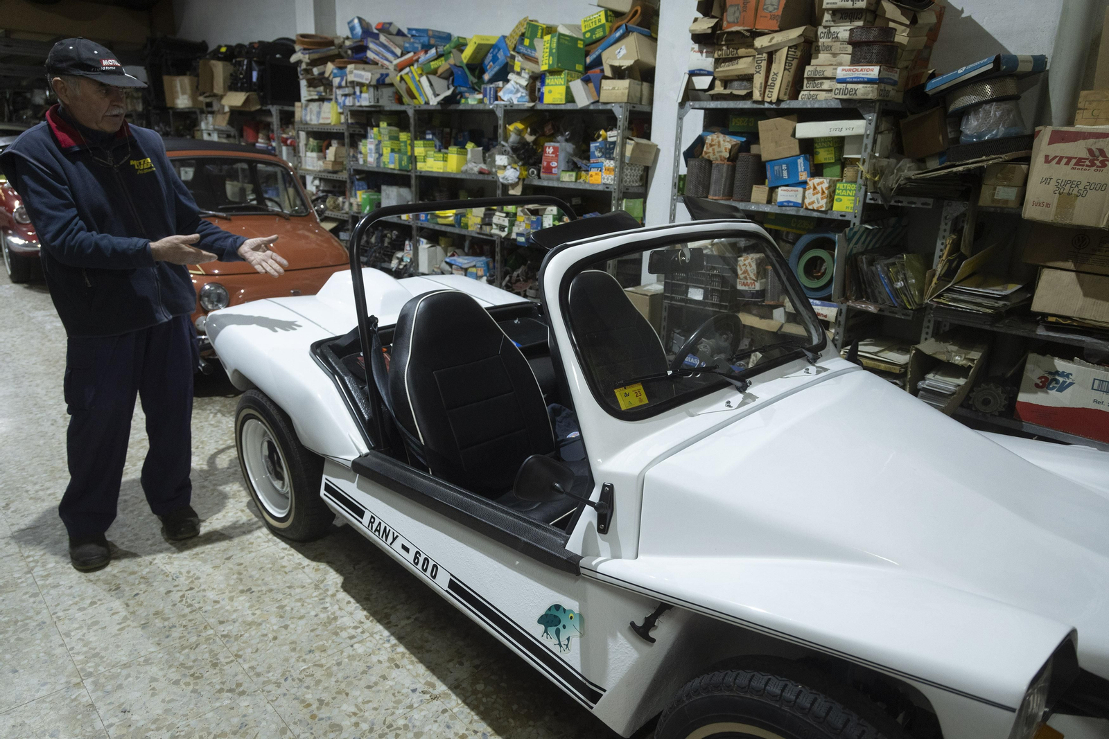 Los vehículos clásicos de Alfonso Chaves, todas las imágenes