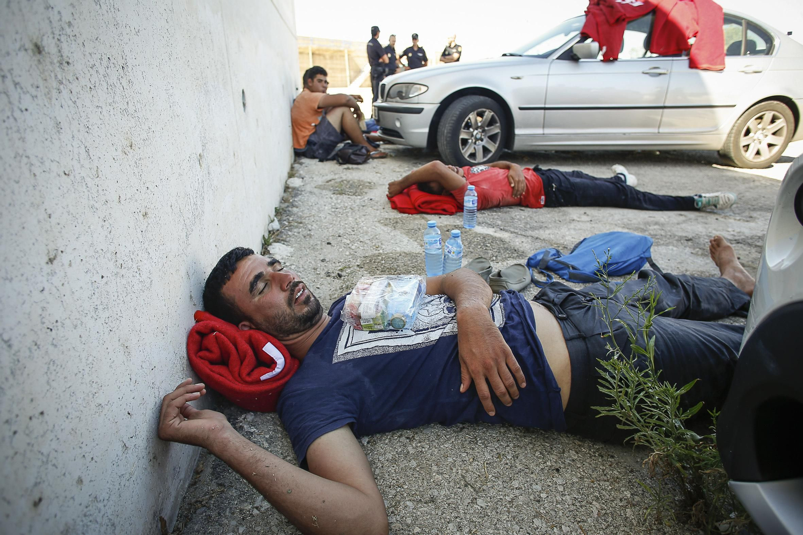 Llegan a Puerto América 32 inmigrantes rescatados de una patera