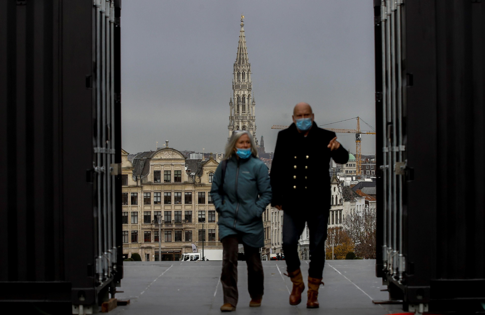 Personas con mascarilla en Bruselas.