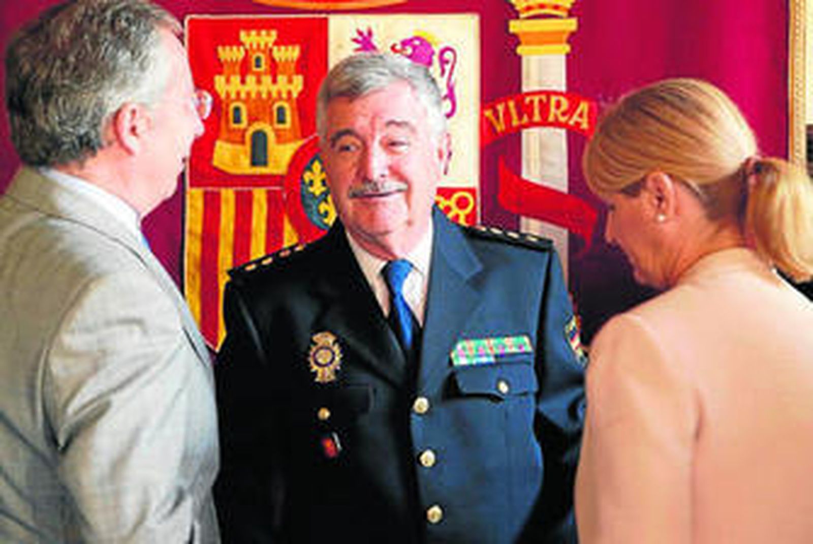 José Antonio Fernández, ayer, con De Torre (i) y García Pelayo.