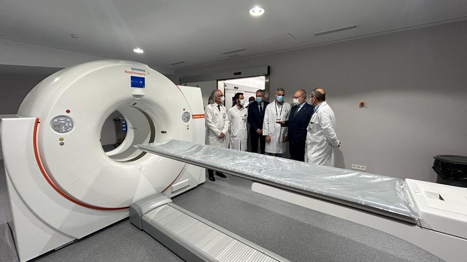 Supervisión de la instalación del PET TAC en el Área del Servicio de Medicina Nuclear del Hospital Universitario Torrecárdenas