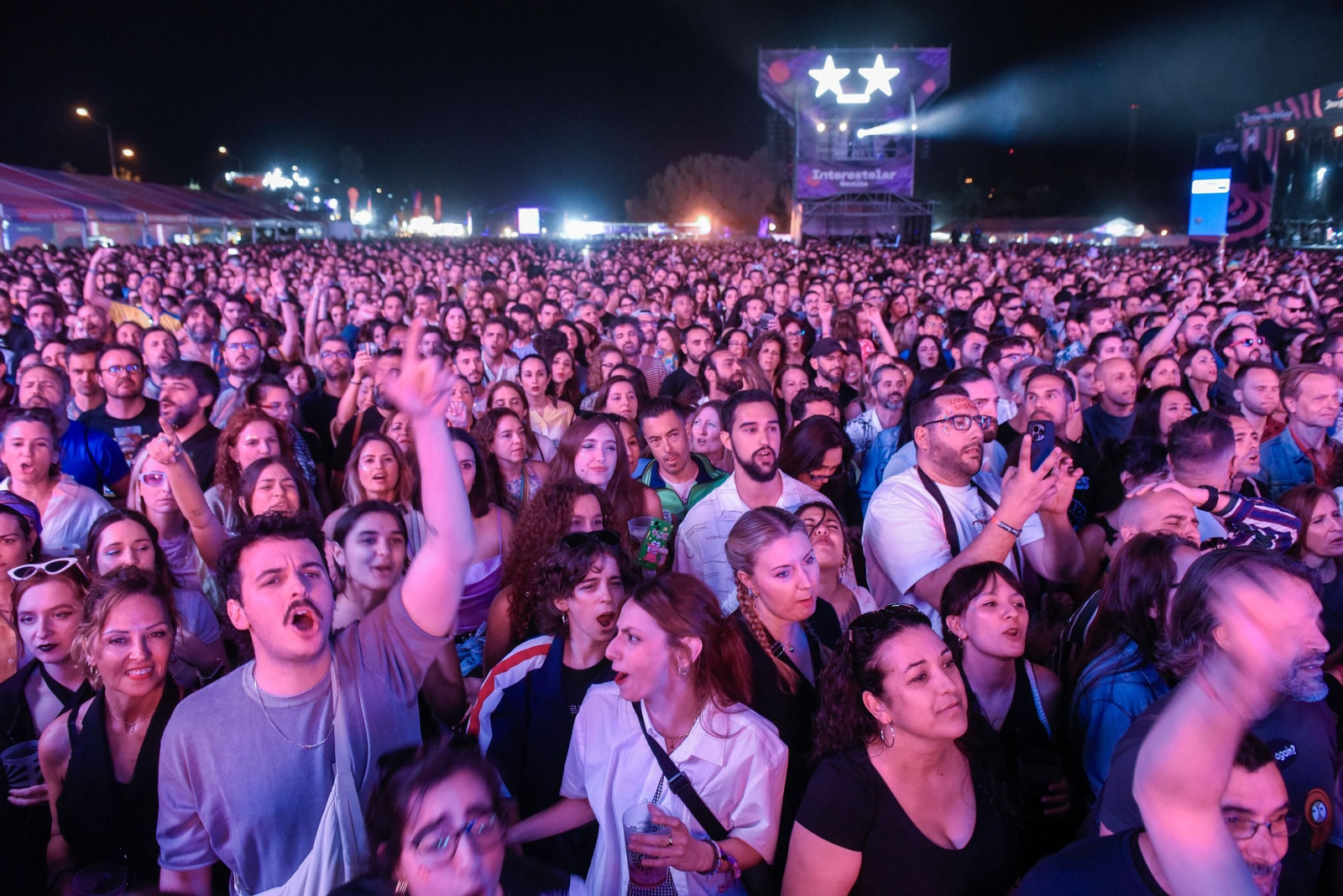 Asistentes al festival Interestelar que se celebra en el Monasterio de la Cartuja. Asistentes al festival Interestelar que se celebra en el Monasterio de la Cartuja.