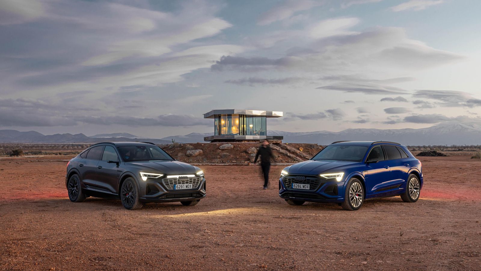 Los dos formatos del e-tron están también disponibles como Q8 e-tron. Pese al nombre, no son una versión eléctrica del Q8.